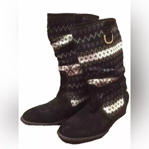 Snow Sweater Wedge Boots  black suede size 8.5